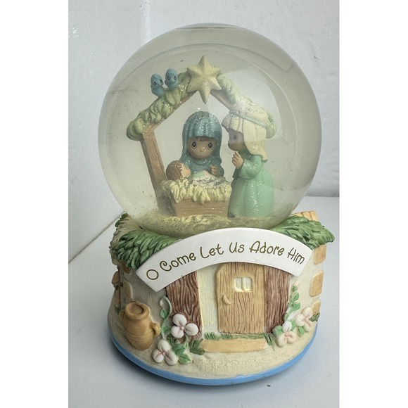 Precious Moments Nativity Water Globe "Oh Little Town‎ of Bethlehem" - Picture 1 of 5
